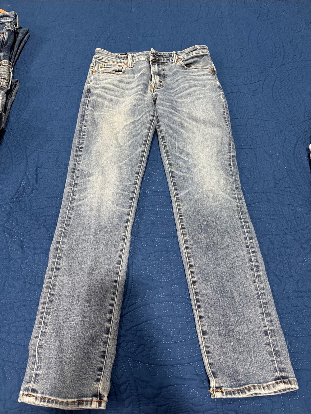 American Eagle Outfitters Faded Light Blue Straight Jeans 30x32